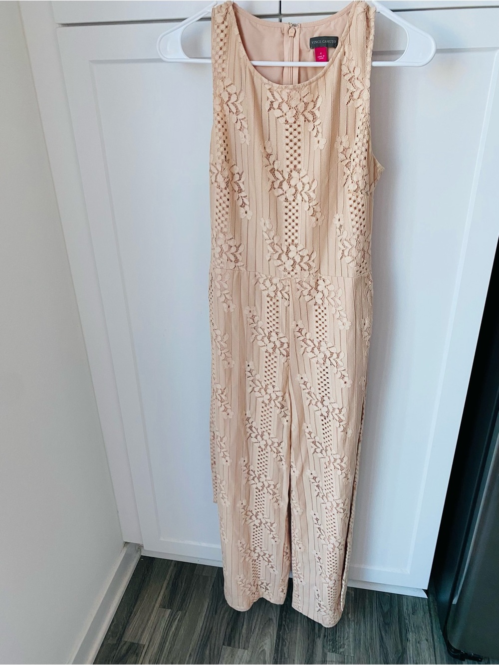 Vince Camuto womens light baby pink jumpsuit size 4 floral lace